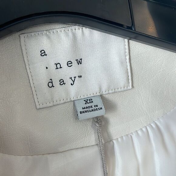 NWT Target NEW DAY Faux Leather Anorak Jacket Stone Tie Waist Jacket XS - Picture 6 of 11